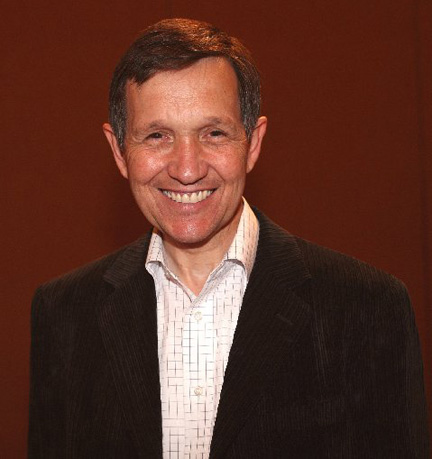 Dennis Kucinich photographed one day after getting his hair cut by Joe Almaraz at the Palisades Barber Shop. Photo: Jane Shirek